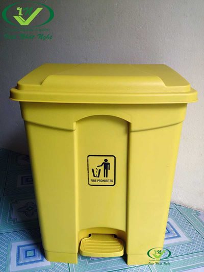 thung-rac-dap-chan-68-lit-vang.jpg thung-rac-dap-chan-68-lit-vang.jpg