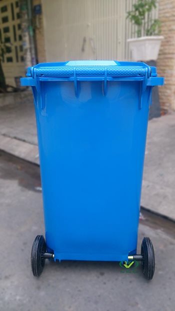 thung-rac-240-lit-xanh-phia-sau.jpg thung-rac-240-lit-xanh-phia-sau.jpg